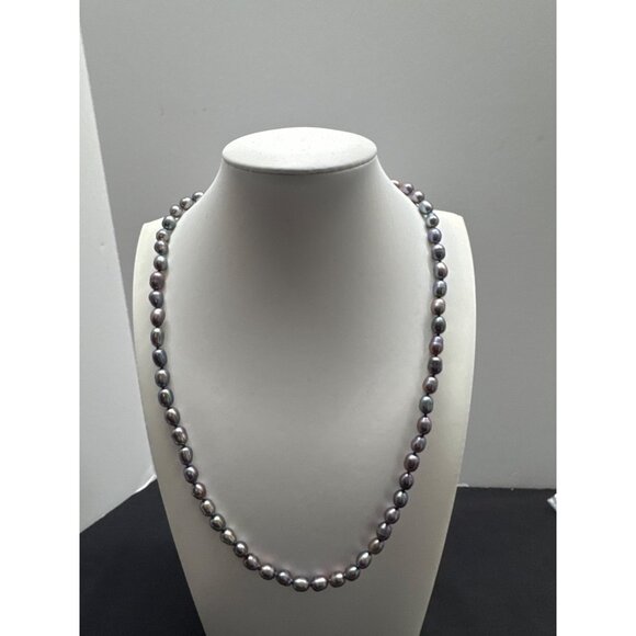 Vintage Gray Pearl Necklace With Gold-Plated Ornate Clasp 18 Inches - Picture 1 of 7